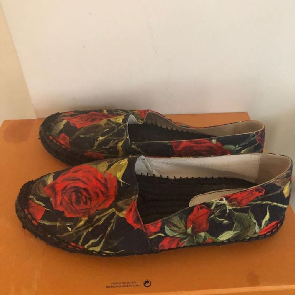 Auth Dolce Gabbana Black Rose Espadrilles